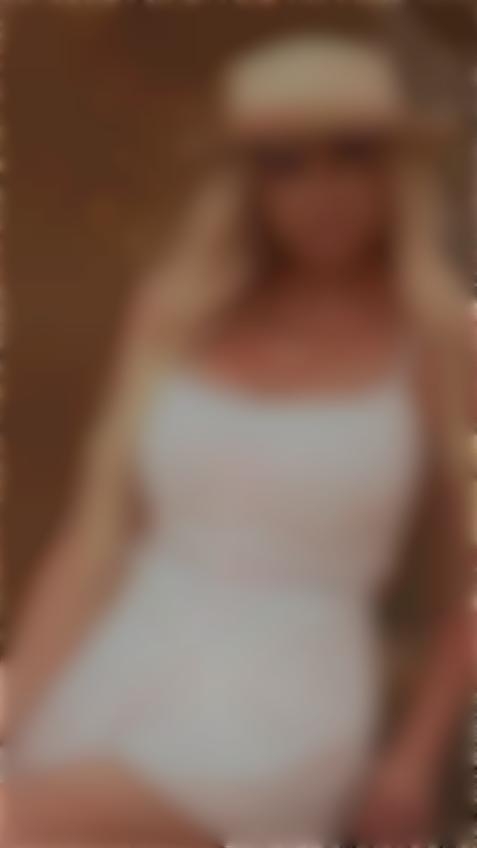 Olena Zhytomyr 35 y.o. - intelligent lady - small public photo.