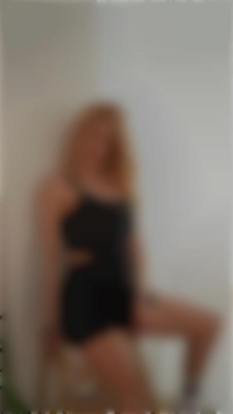 Julie Poltava 39 y.o. - intelligent lady - small public photo.