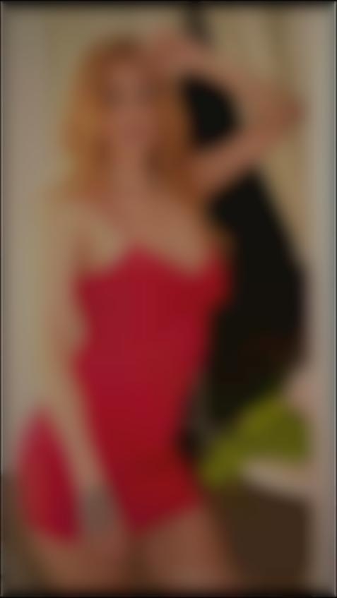 Julie Poltava 39 y.o. - intelligent lady - small public photo.