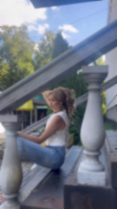 Nataliia Cherkasy 35 y.o. - intelligent lady - small public photo.