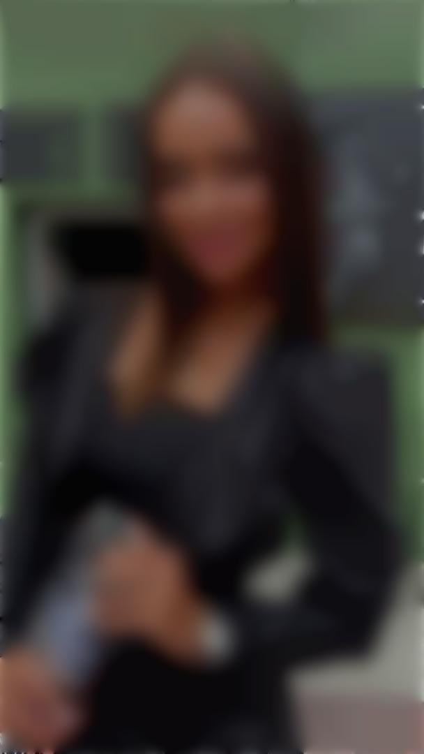 Isolde Lviv 41 y.o. - intelligent lady - small public photo.