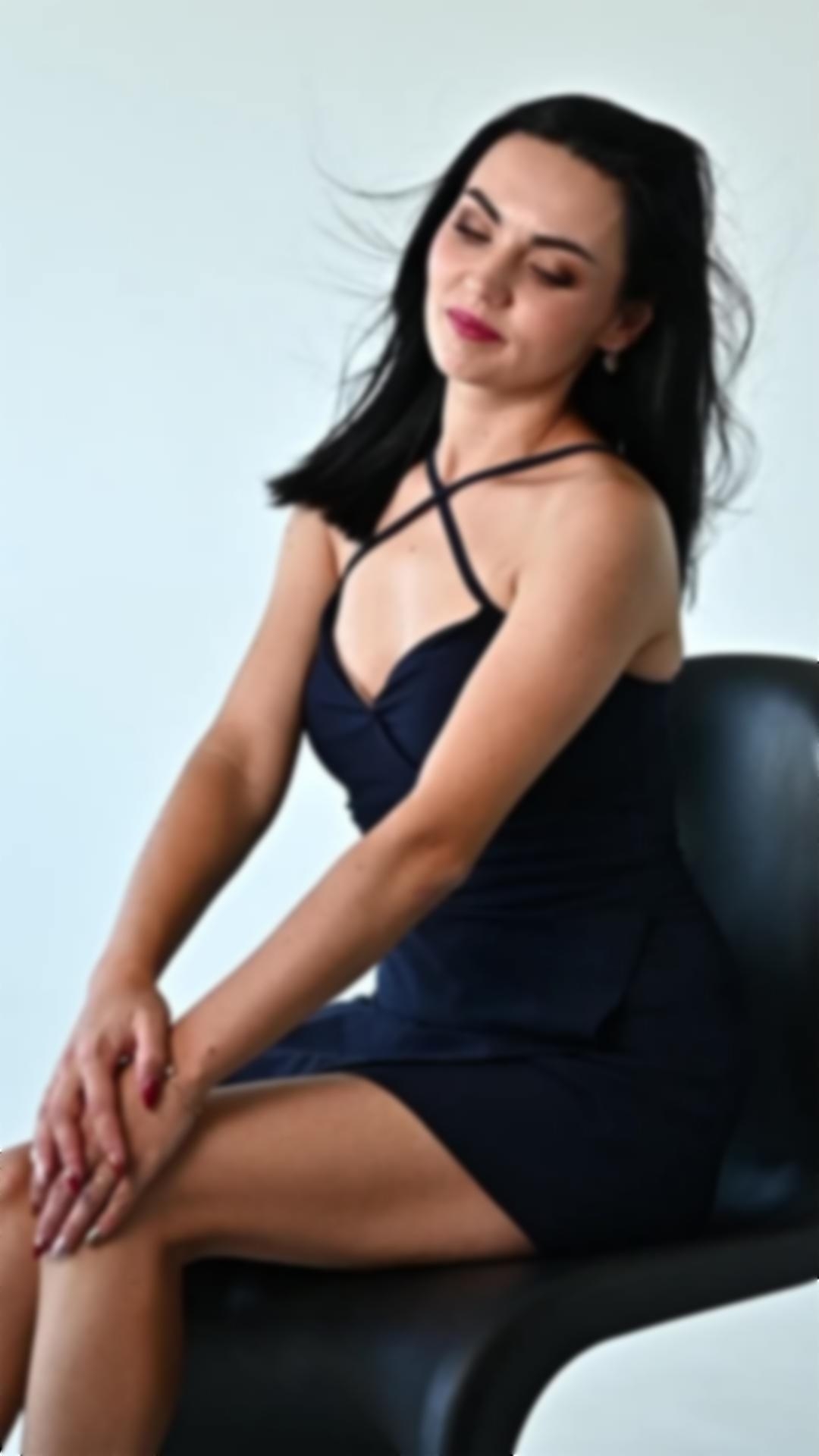 Khrysty Mykolaiv 32 y.o. - intelligent lady - small public photo.