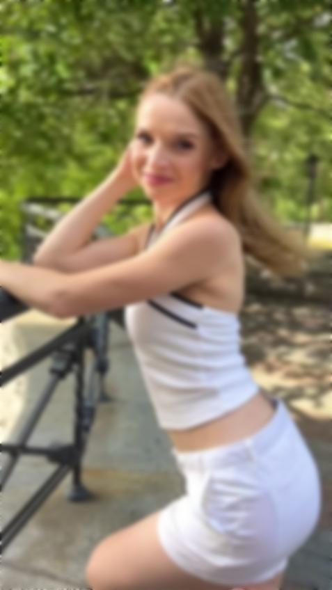 Inna Kyiv 40 y.o. - intelligent lady - small public photo.