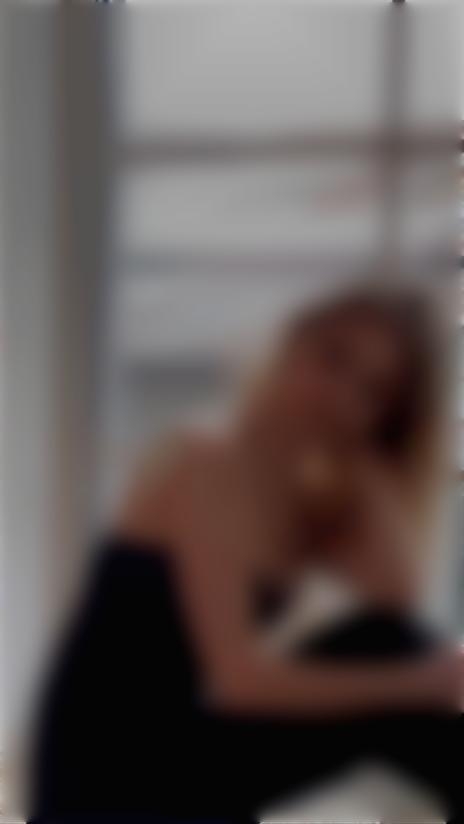 Oly Sumy 21 y.o. - intelligent lady - small public photo.