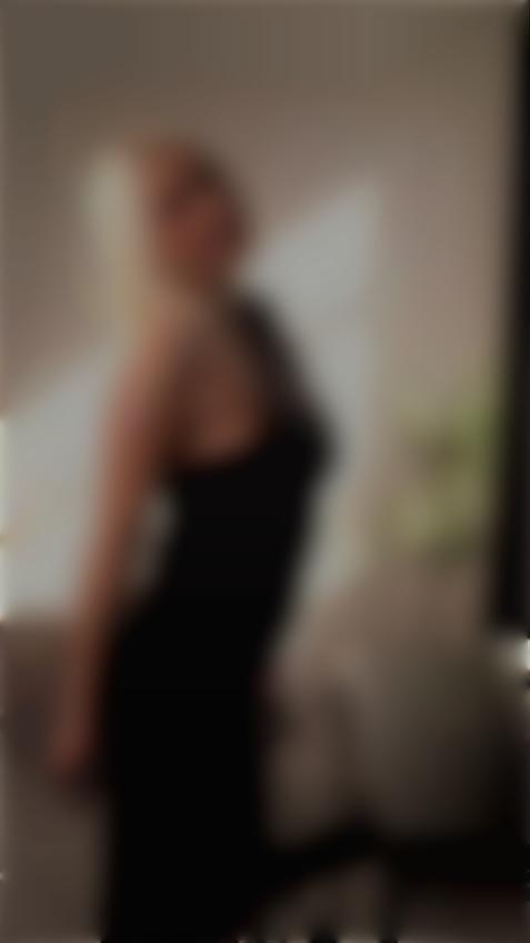 Daria Lviv 39 y.o. - intelligent lady - small public photo.
