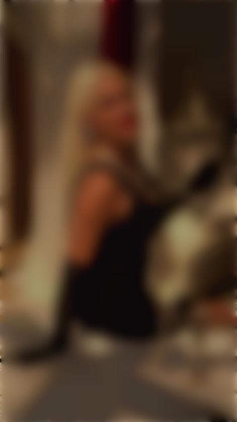 Daria Lviv 39 y.o. - intelligent lady - small public photo.