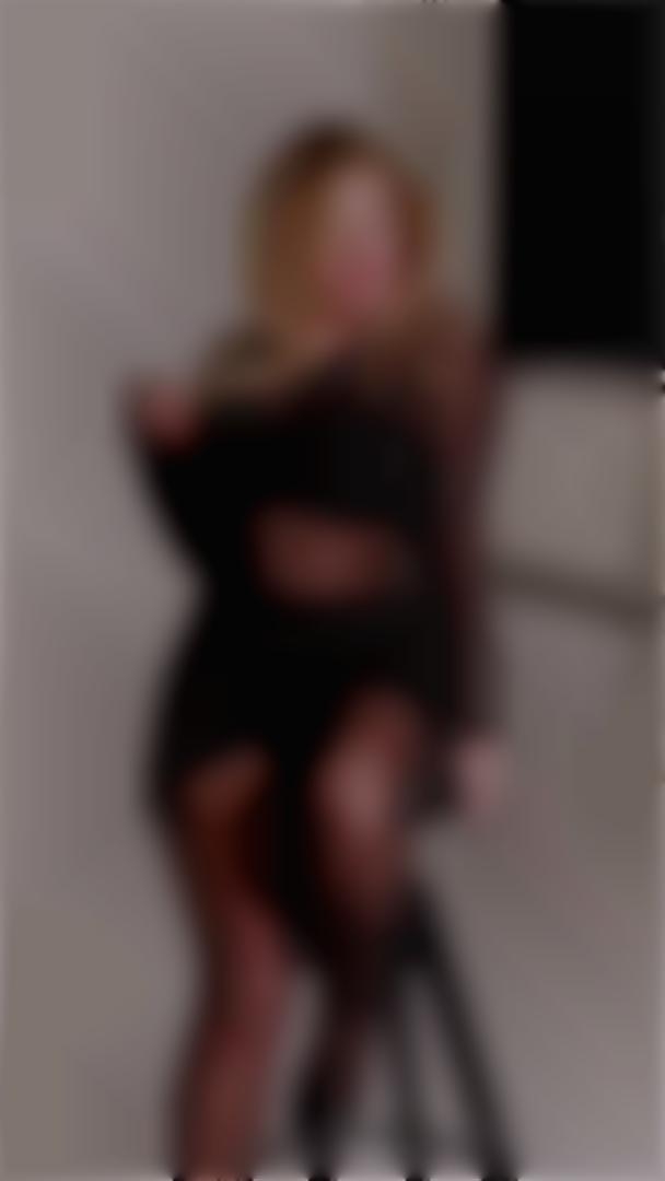 Tania Sumy 39 y.o. - intelligent lady - small public photo.