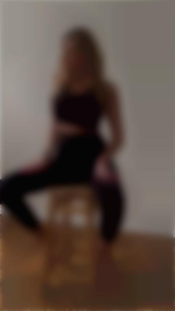 Victoriia Kyiv 25 y.o. - intelligent lady - small public photo.