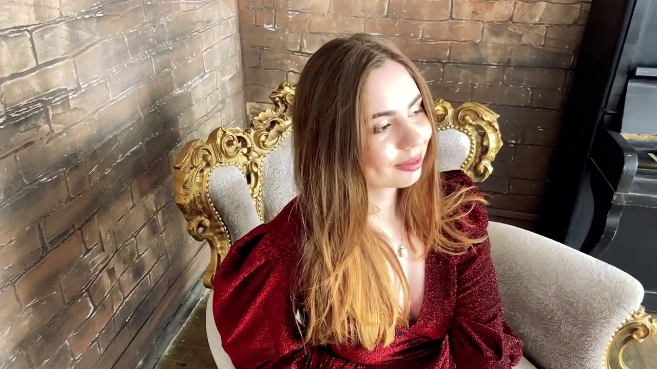 Dana Lutsk 21 y.o. - intelligent lady - small public photo. Dana Lutsk 21 y.o. - intelligent lady - small public photo.